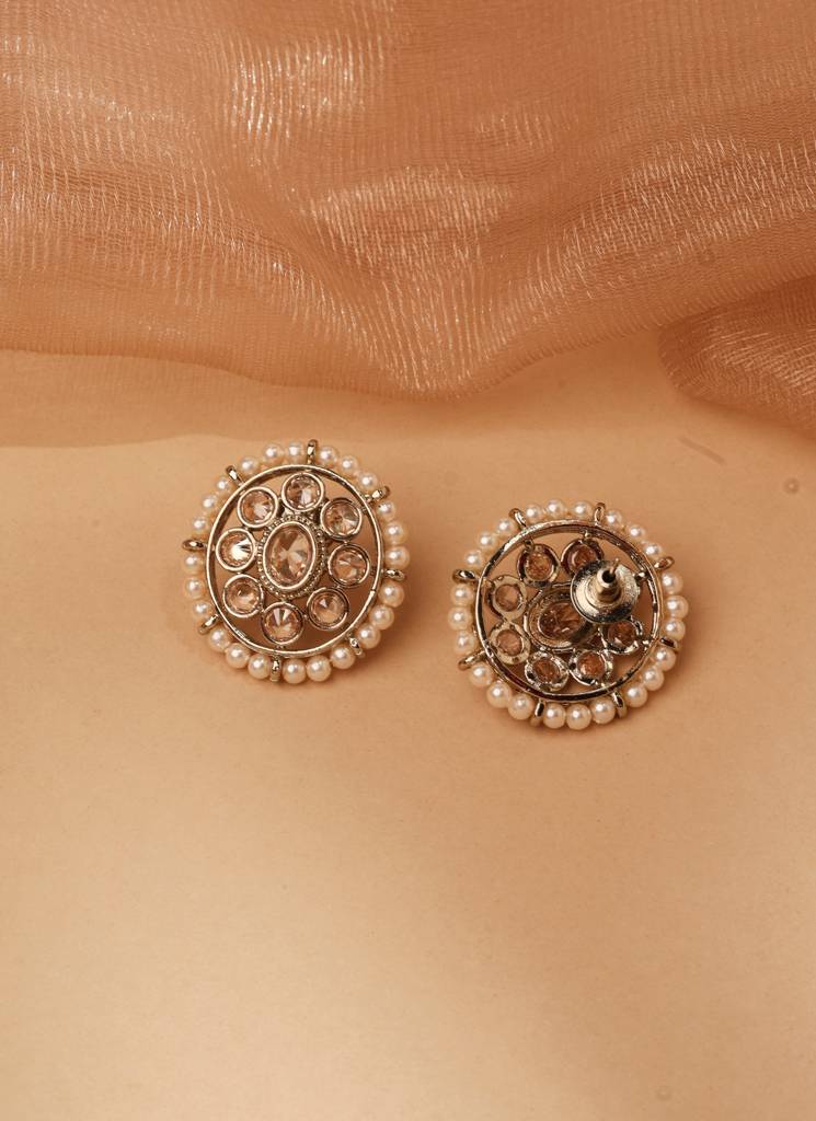 Superb Flower And Circle Shape Pearl Brown Kundan Stone Antique Gold Plated Choker Necklace With Maang Tikka Fo : 6NS129_BROWN