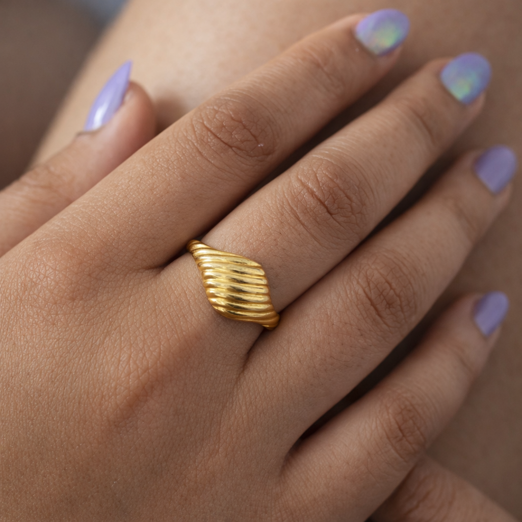 Ripple Signet Ring : RIN_RIPPLSI_GV3_0585