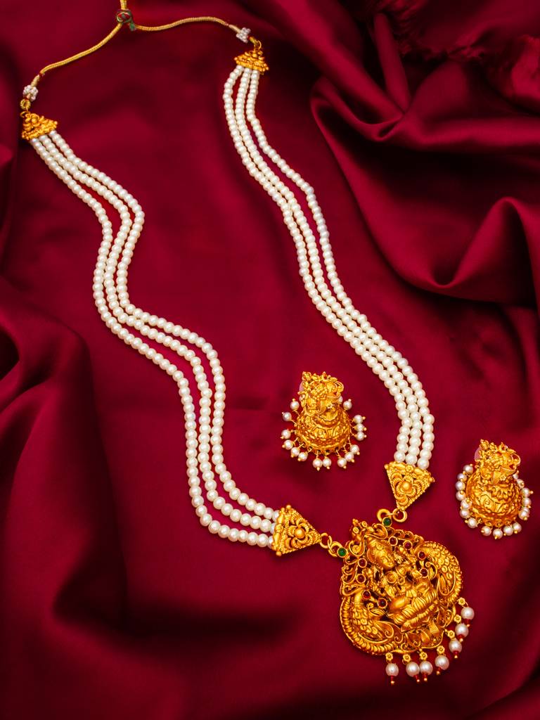 Temple Lakshmi Pendant Pearl Layered Necklace Set : NK4373