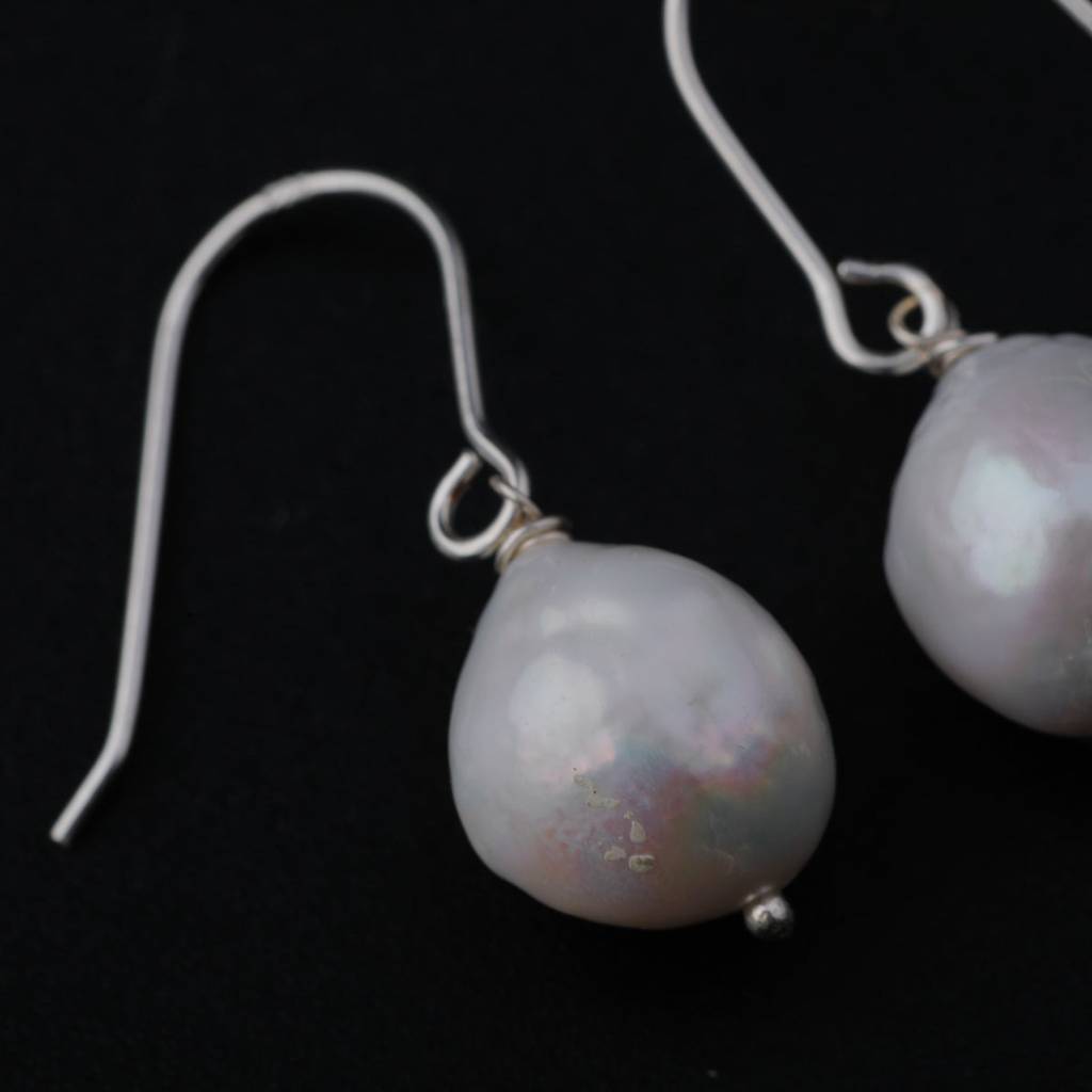 Fresh Water Single Pearl Earring : 98759319