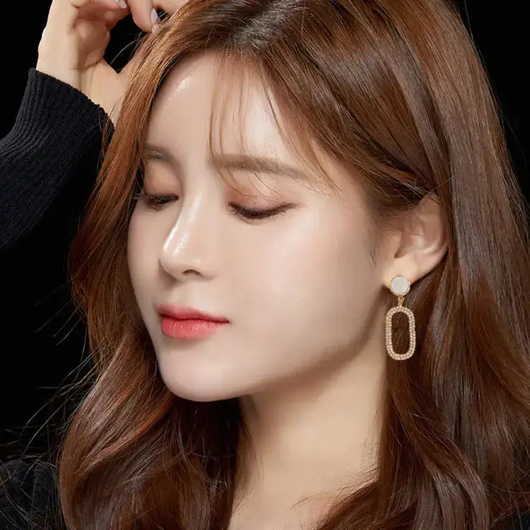 Alluring Zirconia Earrings : ES11140