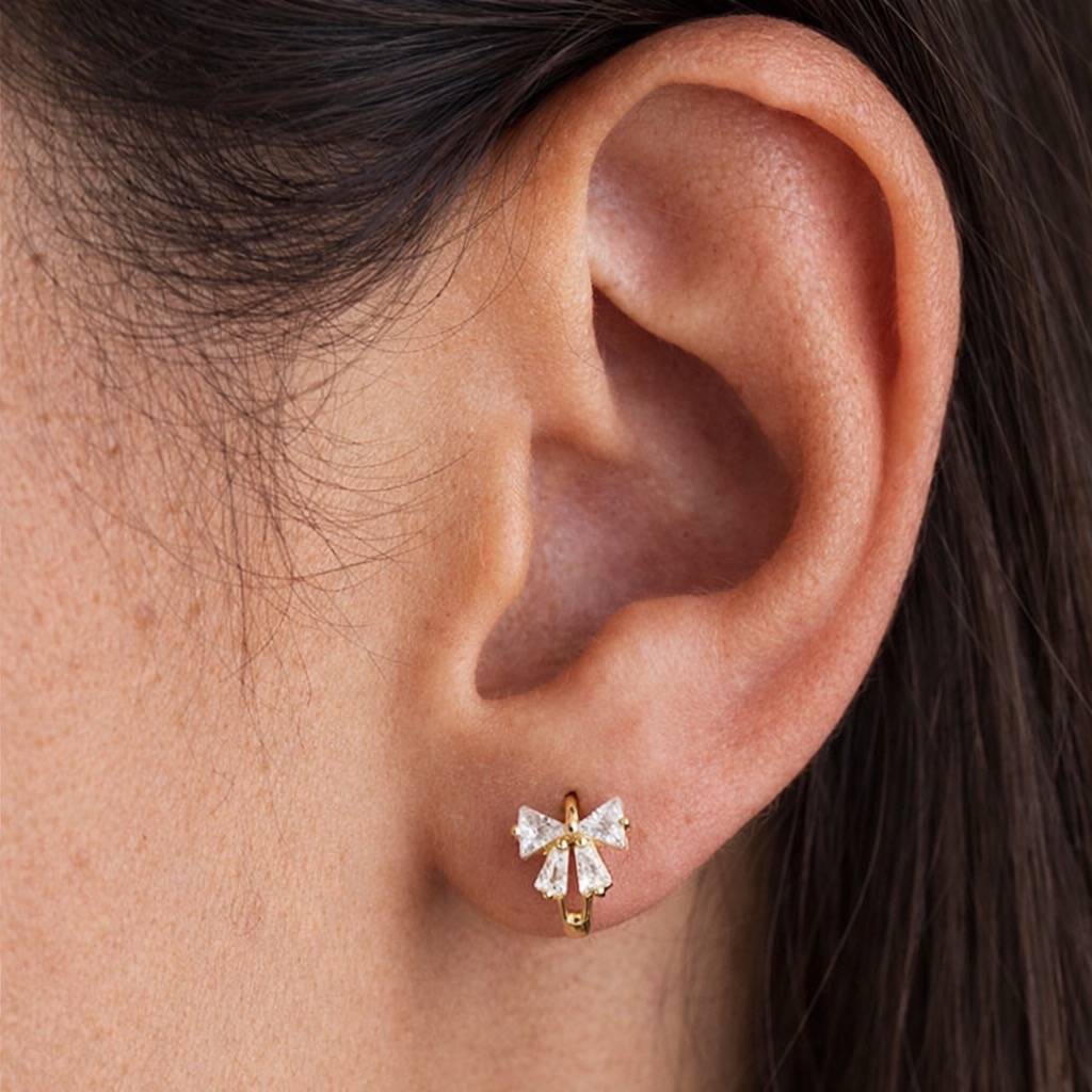 Queen Diamond Line Huggie : Queen-Diamond-Line-Huggie-GV