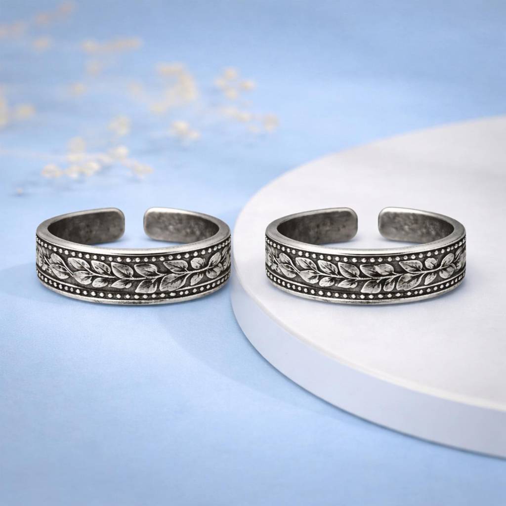 Leaf Vine Adjustable Toe Ring - Sterling Silver Oxidized : Toe-0007