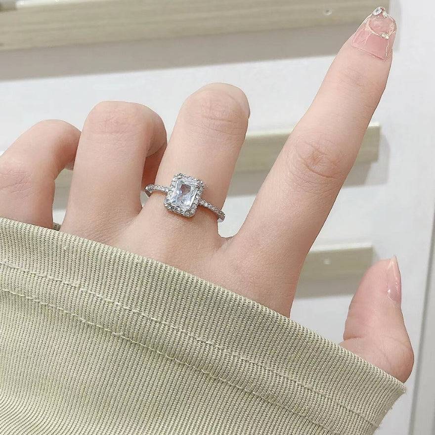 Span Studded Solitaire Silver Ring : RS13590-S