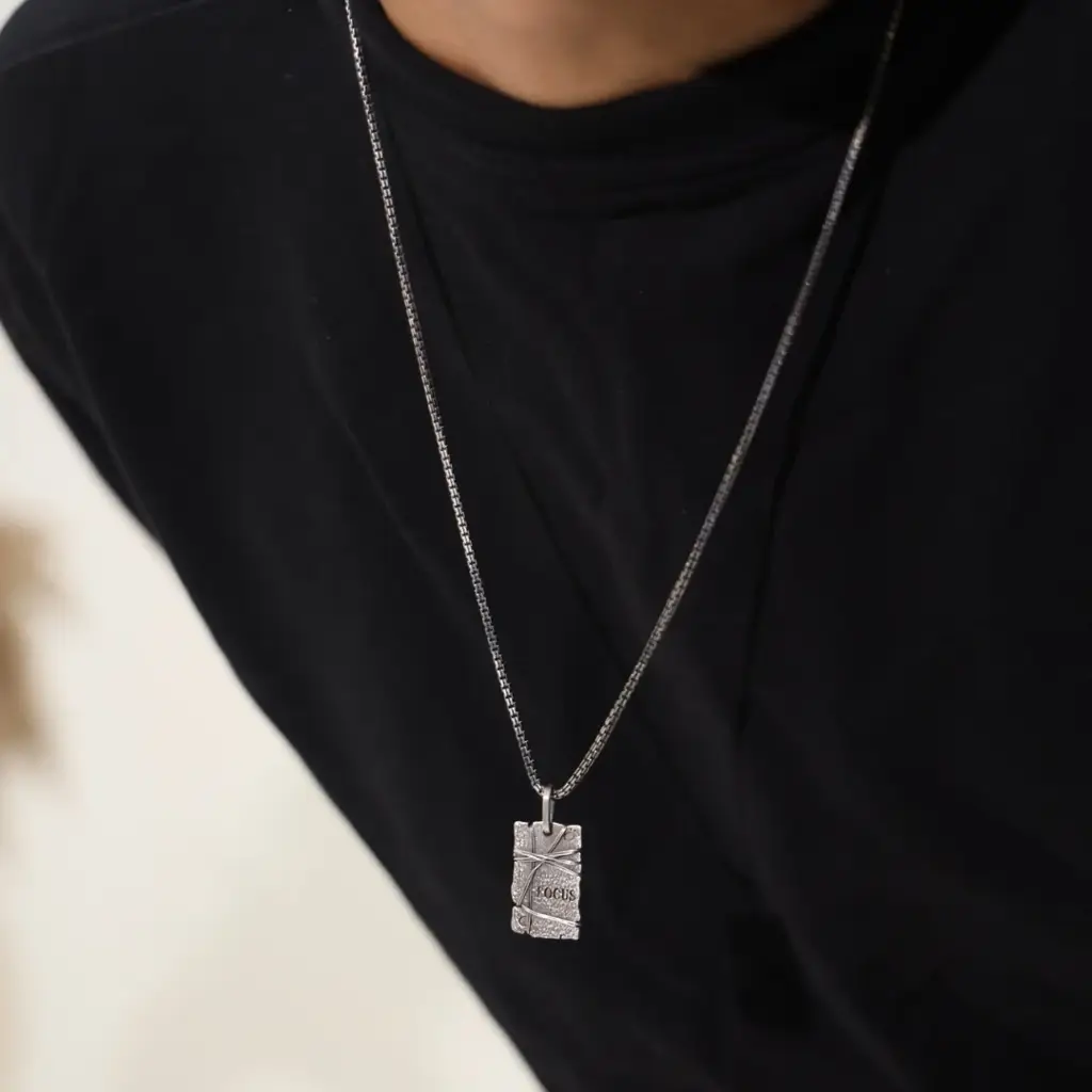 Focus Silver Pendant : ZV-PEN-FS-026