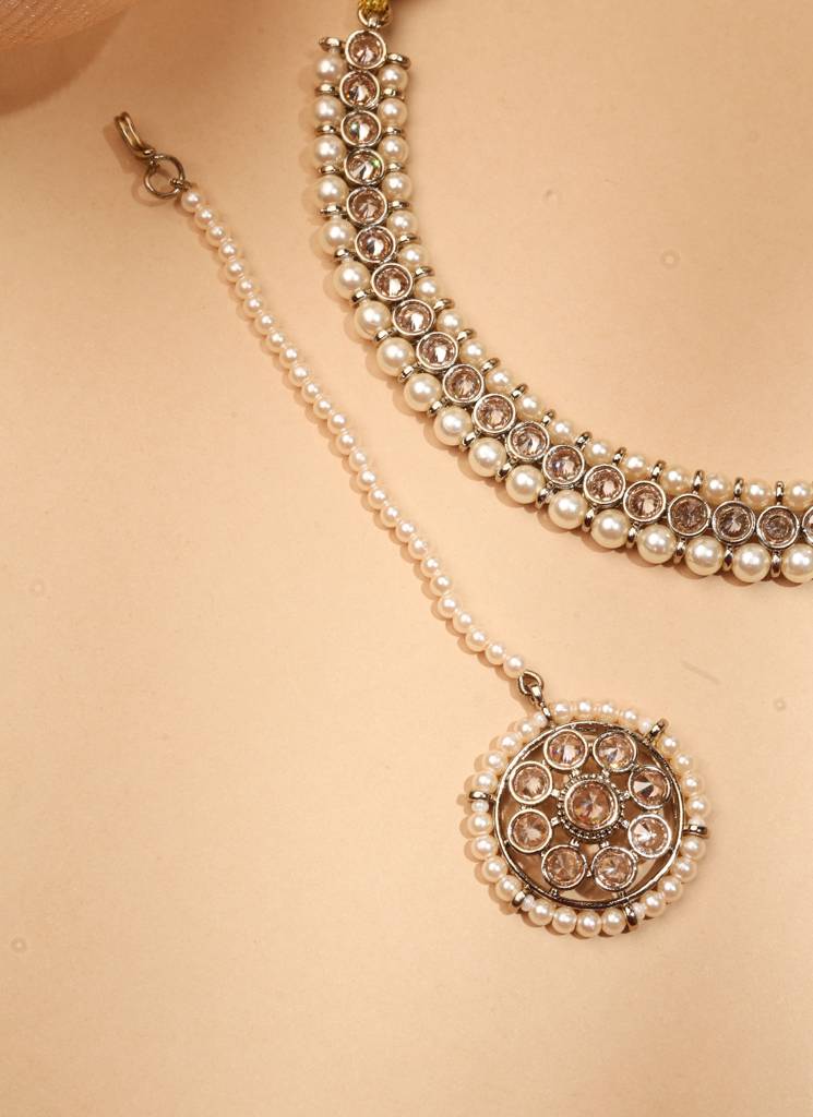 Lavish Flower And Round Shape Brown Kundan Pearl Antique Gold Plated Choker Necklace With Maang Tikka For Women : 6NS130_Brown
