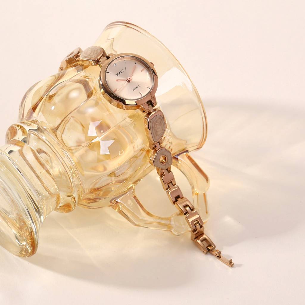 Mono Classic Designer Watch For Women : WT-S-0030-G-PK