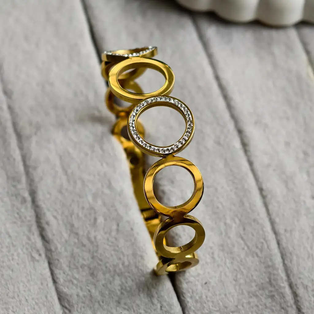 Circle Glow Rhinestone Bangle : PST098