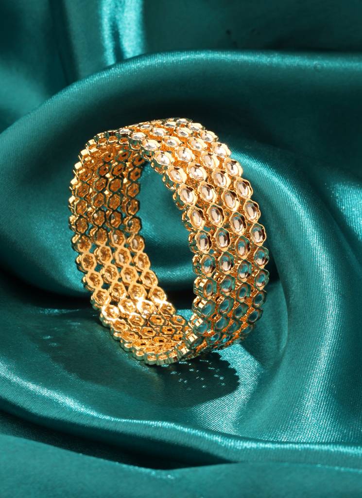 Lavish Round Shape White Kundan Stone Gold Plated Set Of 4 Bangle Set For Women And Girls : 6BG257_GOLD_210