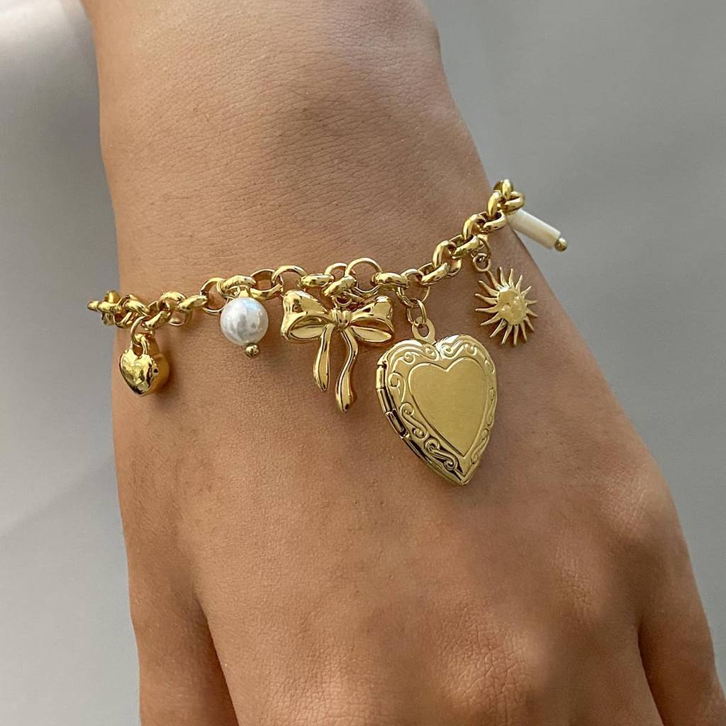 Golden Stainless Steel Premium & Elegant Charm Bracelet For Women – Adjustable Chain Bracelet With Heart Locket, B : BW2409015