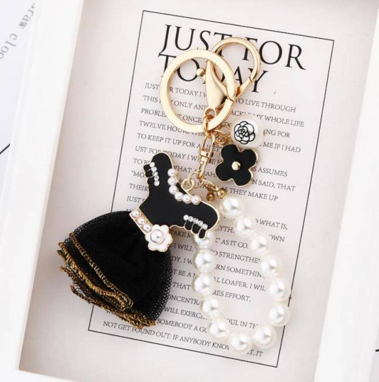 Pearls And Flowers Bag And Purse Charm : C-BG-0070-G-BK