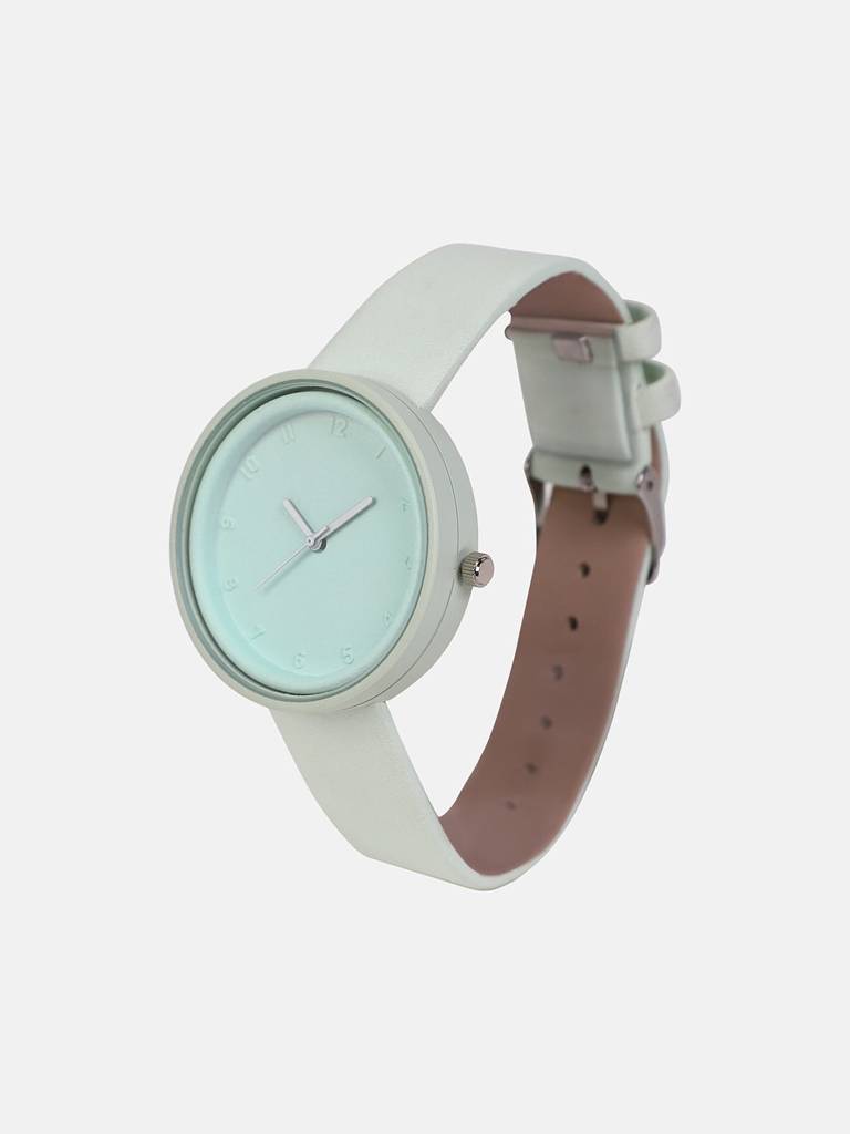 The Off-Duty Round Watch : HSWC1276