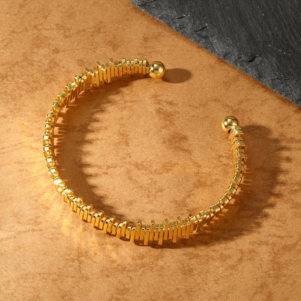 Spikey Golden Cuff Bracelet : MB1S1001-G