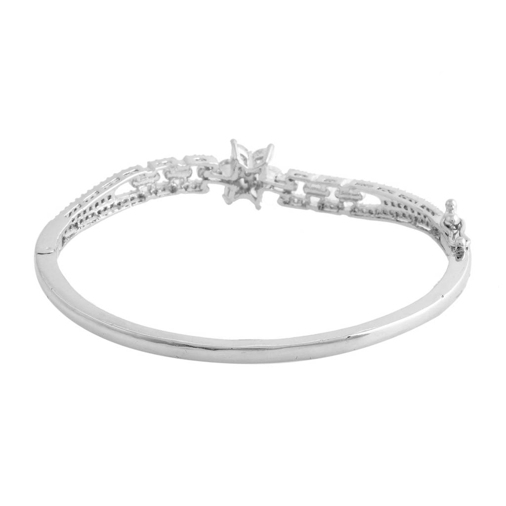 Sparkling Elegance Floral Aura American Diamond Bracelet : 8905124541144