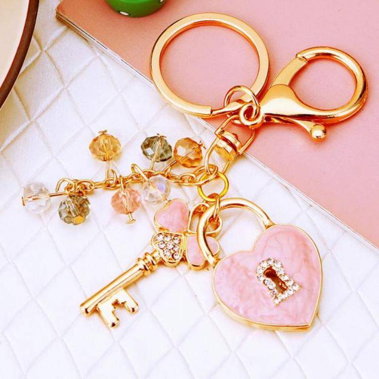 Key To My Heart Tassel Bag Charm : C-BG-0058-G-PK