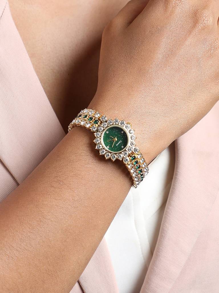 Embellished Round Watch : HSWC1158
