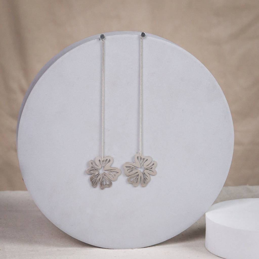 Silver Gulmohar Filigree Laser Cut Dangler Earring : 08744855