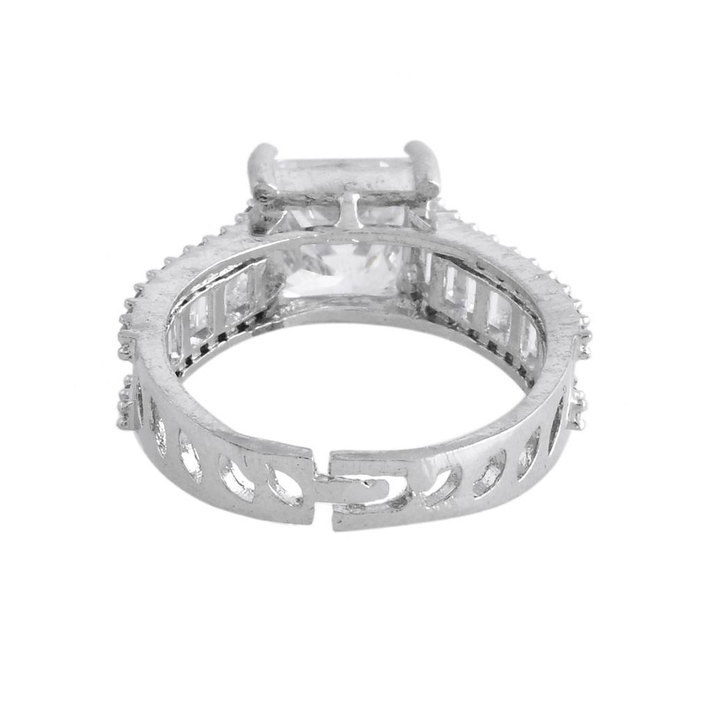 Sparkling Elegance Diamond Essence Solitaire American Diamond Ring : 8905124552324