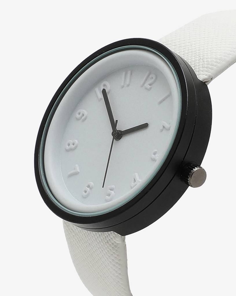 White & Black Analog Round Dial With Black Hour Marker & White Leather Strap : HSWC1026