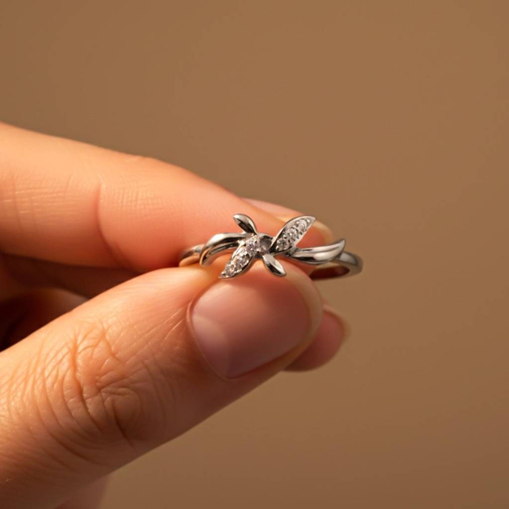 Silver Butterfly Motif Ring : ZLR-1116