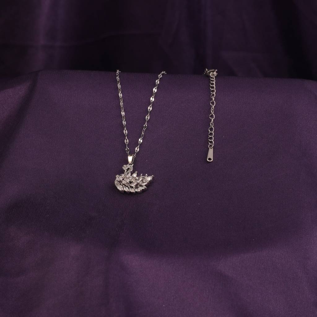 Millenia Dancing Swan Necklace - Silver : NS11592C