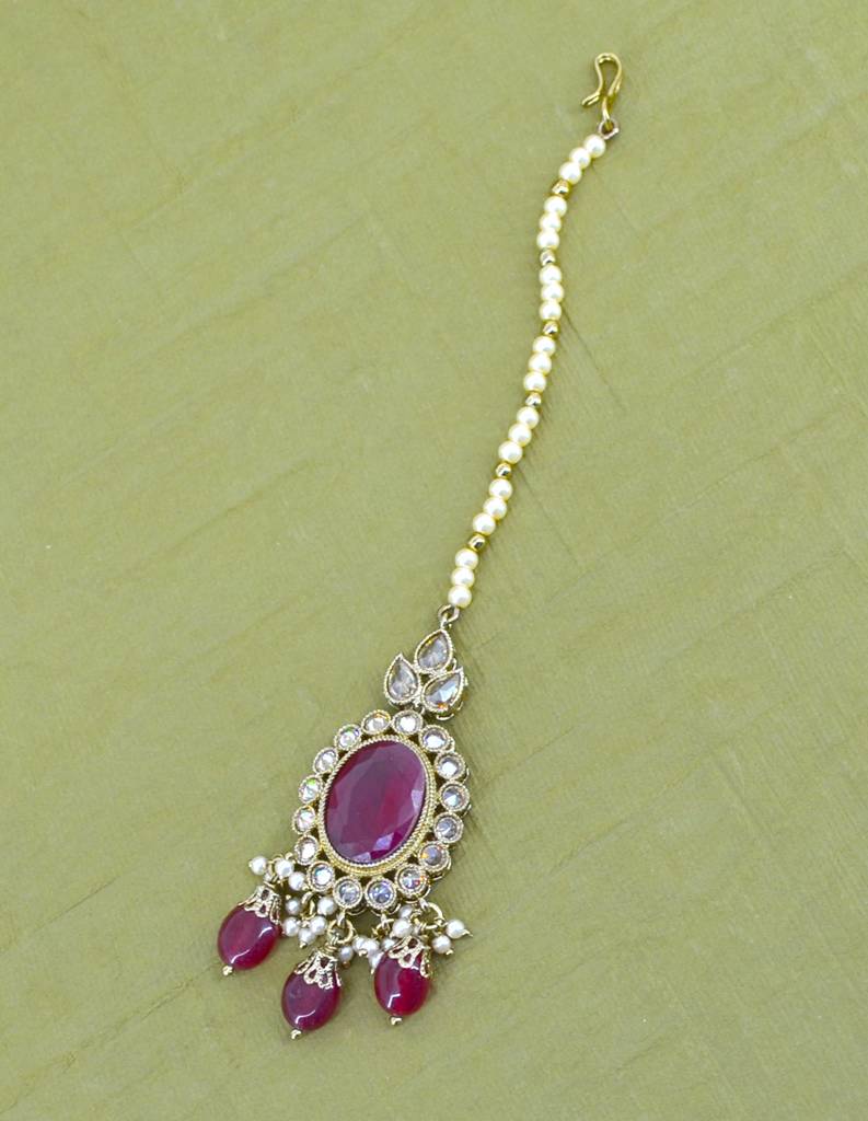 Charming Circle And Leaf Design Red Uncut Kundan Gold Plated Collar Necklace Set With Maangtikka For Women And G : 1NS9491_RED