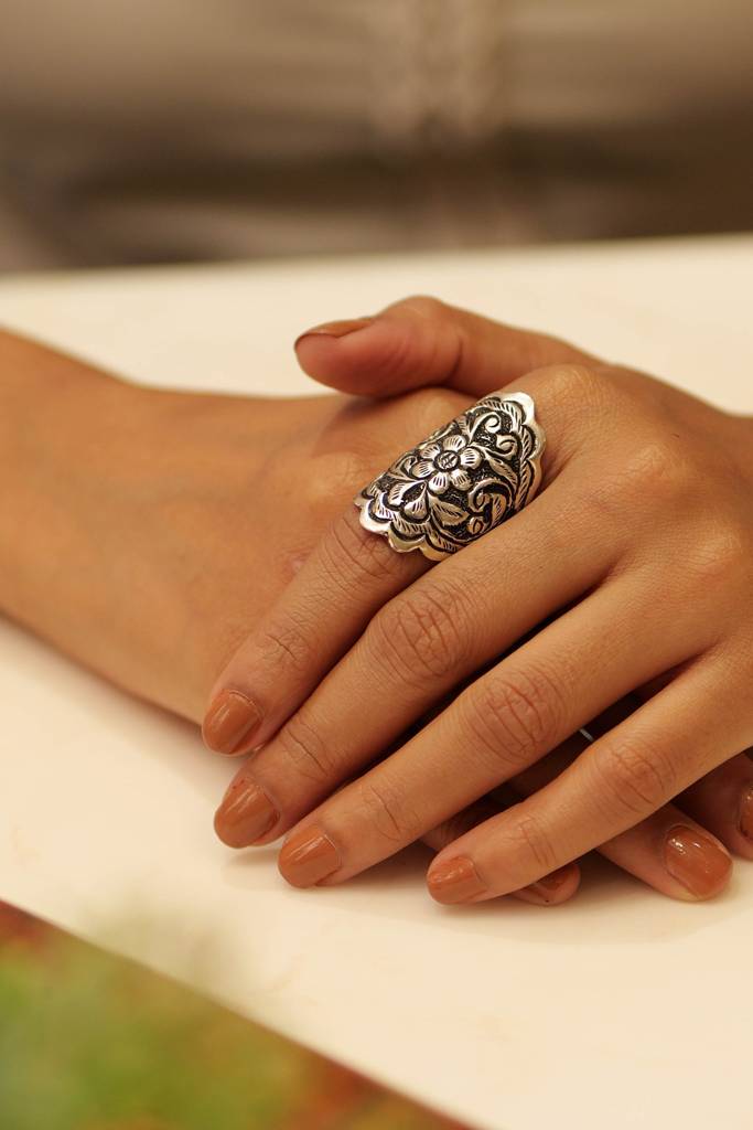 Anokhi Floral Chitai Statement Ring : KR084