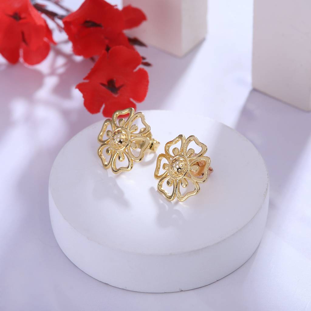 Iski Uski 925 Sterling Silver Flower Silver Stud Earrings