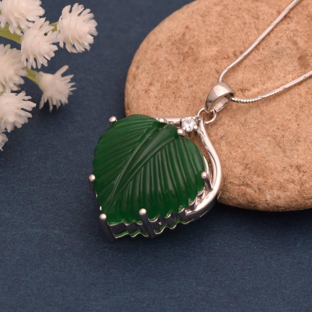 Handcarved Green Aventurine Leaf Pendant : RJ-PND-02