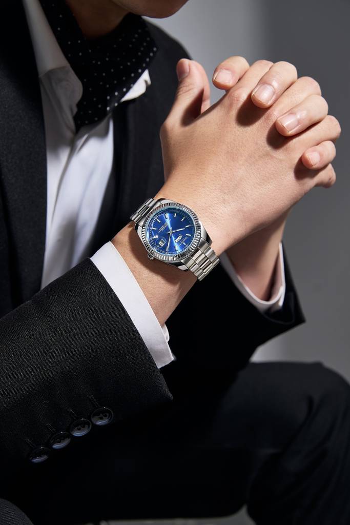 Oxford Collection Analog Quartz Watch For Men With Stainless Steel Strap, Fluted Metal Case, Day & Date Display, : LFM10001-11