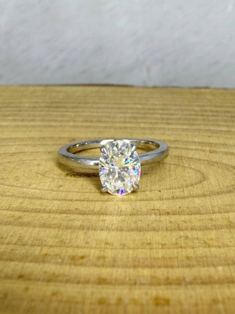 Silent Crest 2.36Ct Moissanite Engagement Ring : GJRG0022RG925232