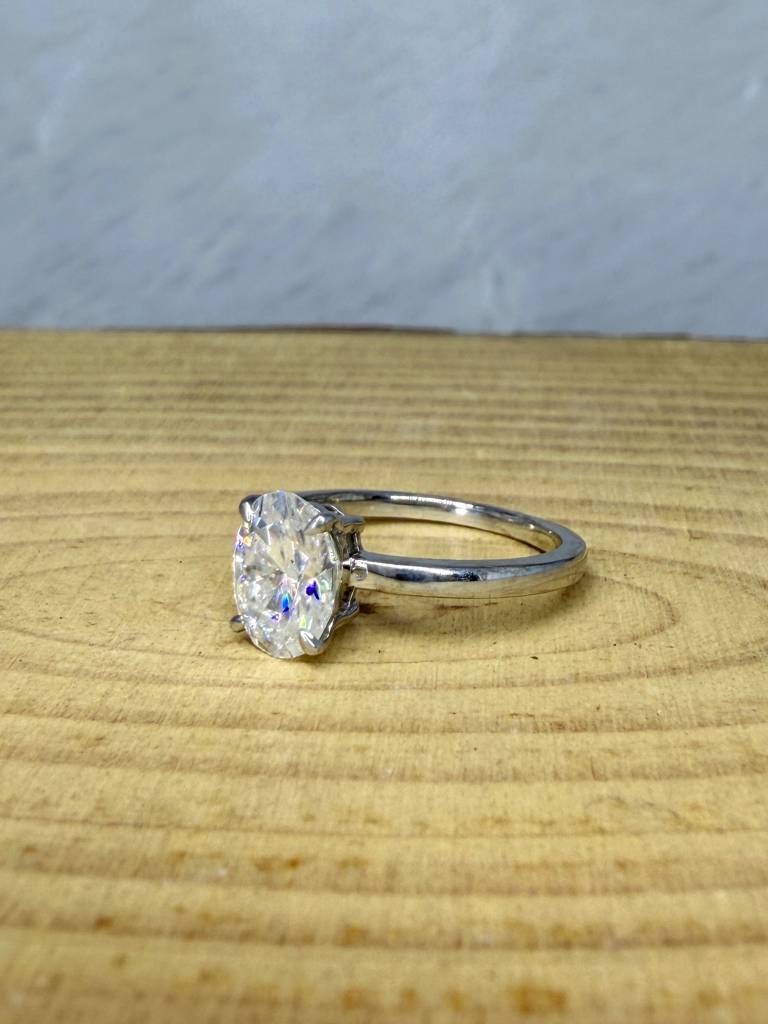 Silent Crest 2.36Ct Moissanite Engagement Ring : GJRG0022RG925232