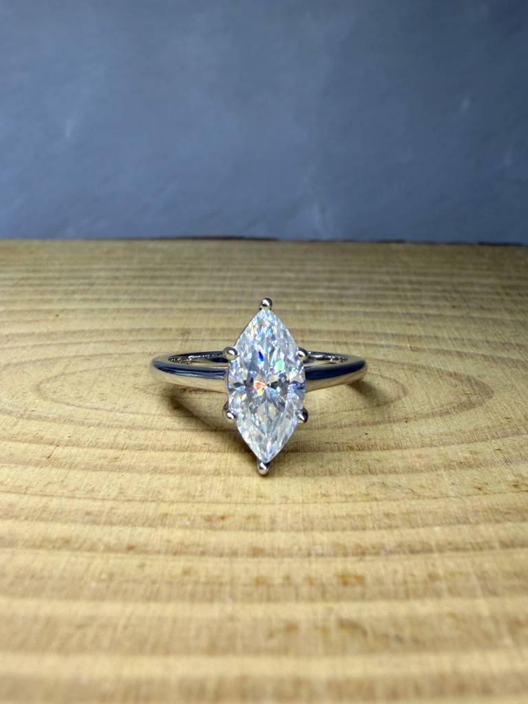 Velvet Bloom 2Ct Moissanite Solitaire Ring : GJRG0006RG92562