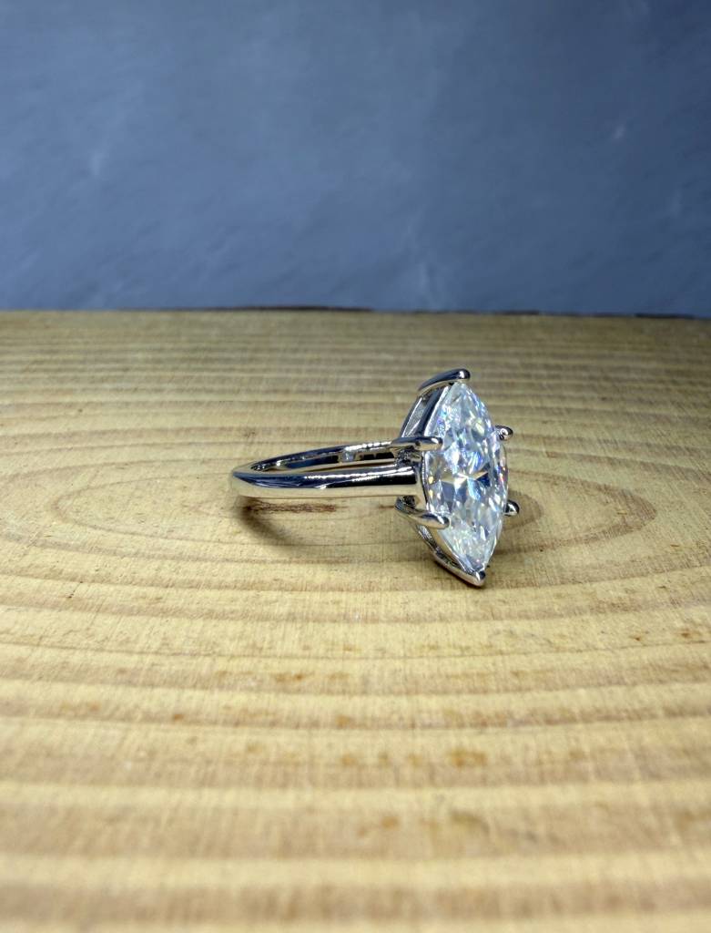 Mystic Thread 2Ct Moissanite Solitaire Ring : GJRG0006RG92560