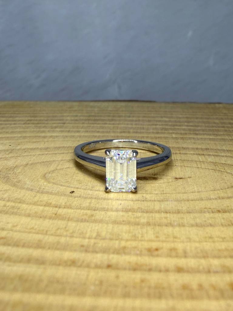 True Ember 1Ct Moissanite Solitaire Ring : GJRG0005RG92551