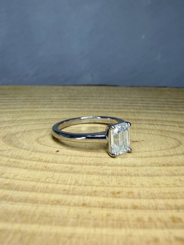 True Ember 1Ct Moissanite Solitaire Ring : GJRG0005RG92551