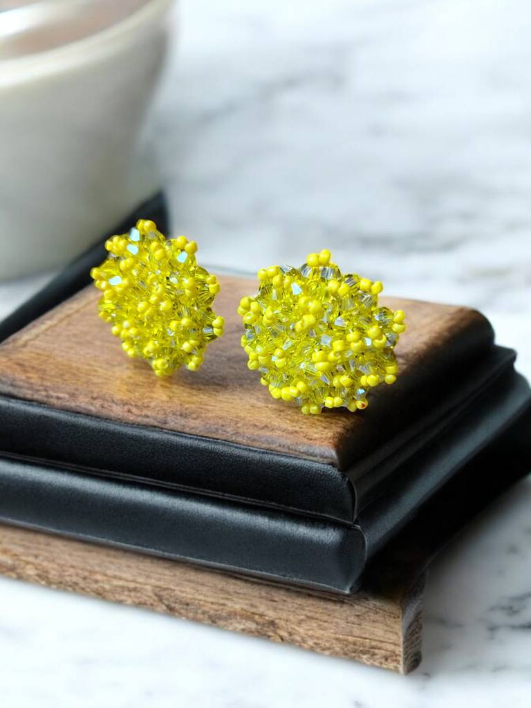 Premium Everyday Studs : CRY-NGY-STBS-ONE-022