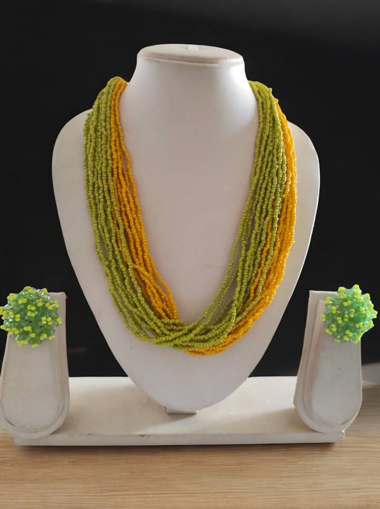 Everyday-To-Occasion Multilayer Beaded Necklace With Matching Earrings : BDE-NGY-20LS-NWE-001