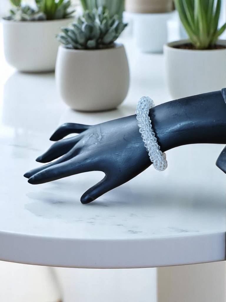 Unisex Crystal Bloom – Adjustable Crystal Bead Bracelets : CRY-WHT-BLT-ONB-042