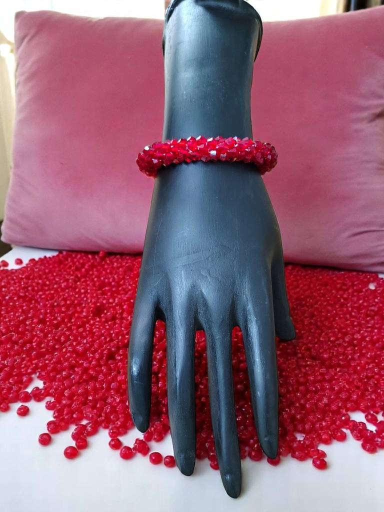 Unisex Crystal Bloom – Adjustable Crystal Bead Bracelets : CRY-MRN-BLT-ONB-109