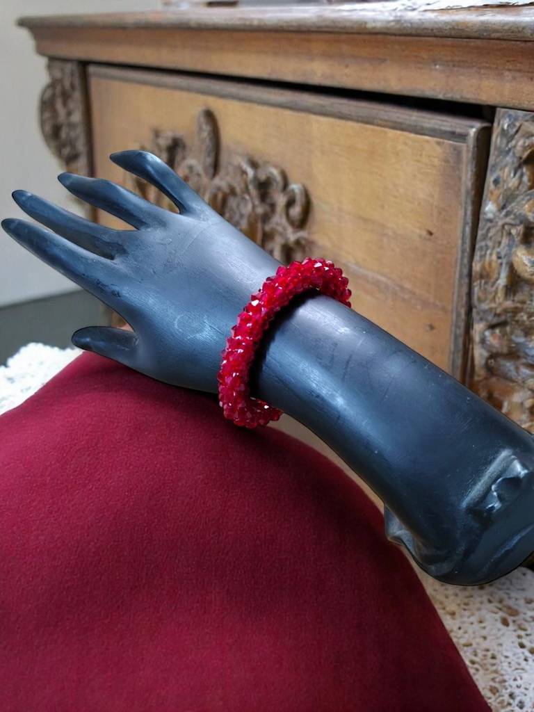 Unisex Crystal Bloom – Adjustable Crystal Bead Bracelets : CRY-MRN-BLT-ONB-109
