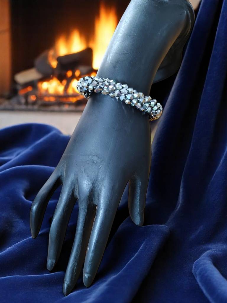 Unisex Crystal Bloom – Adjustable Crystal Bead Bracelets : CRY-TTN-BLT-ONB-038