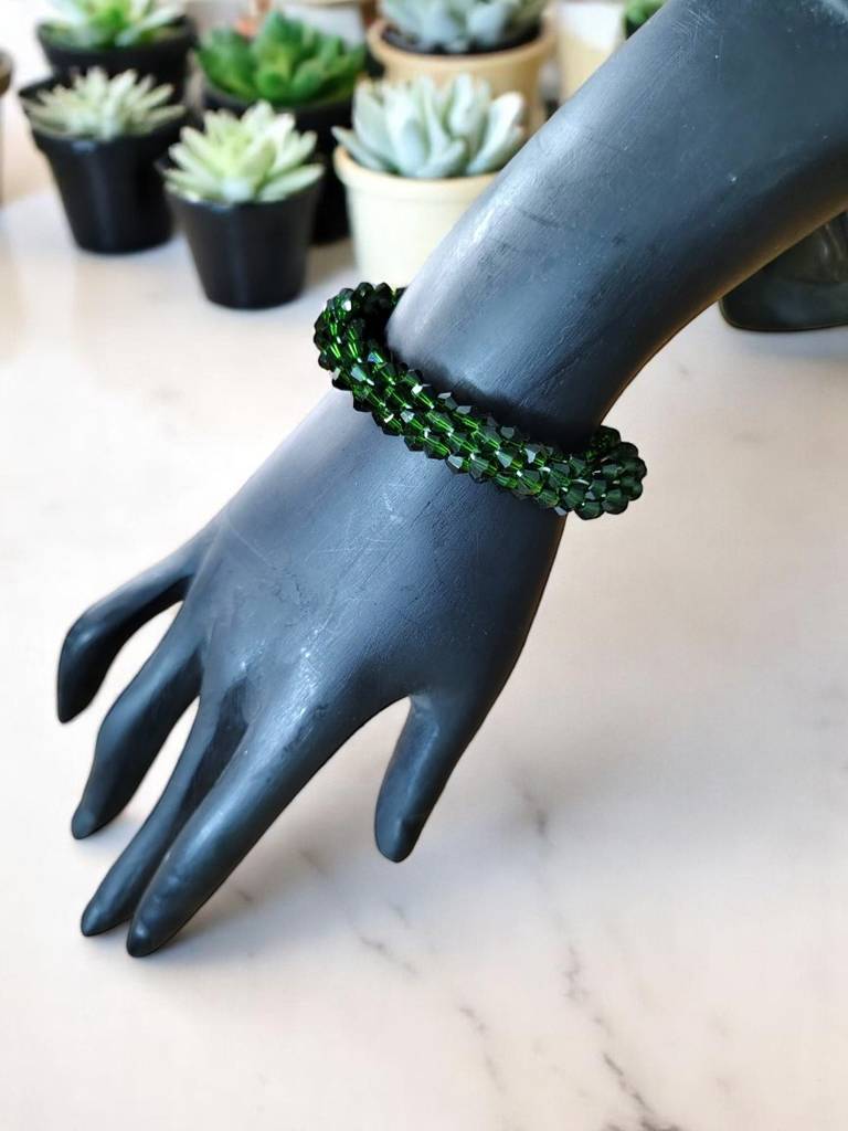 Unisex Crystal Bloom – Adjustable Crystal Bead Bracelets : CRY-DGR-BLT-ONB-110
