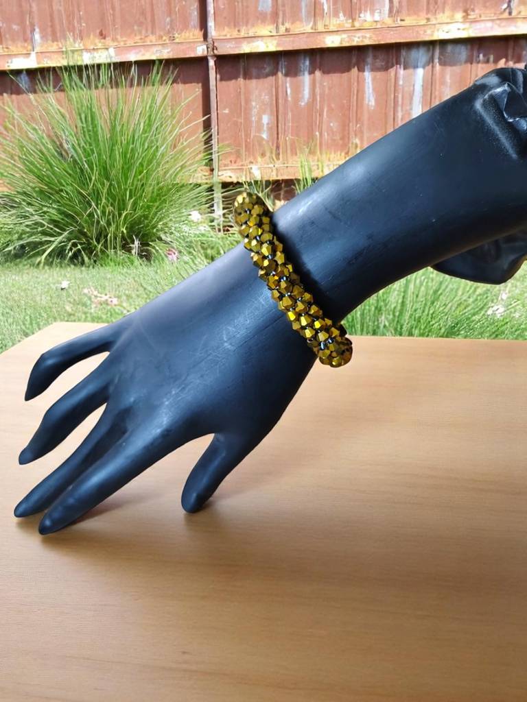 Unisex Crystal Bloom – Adjustable Crystal Bead Bracelets : CRY-GLD-BLT-ONB-041