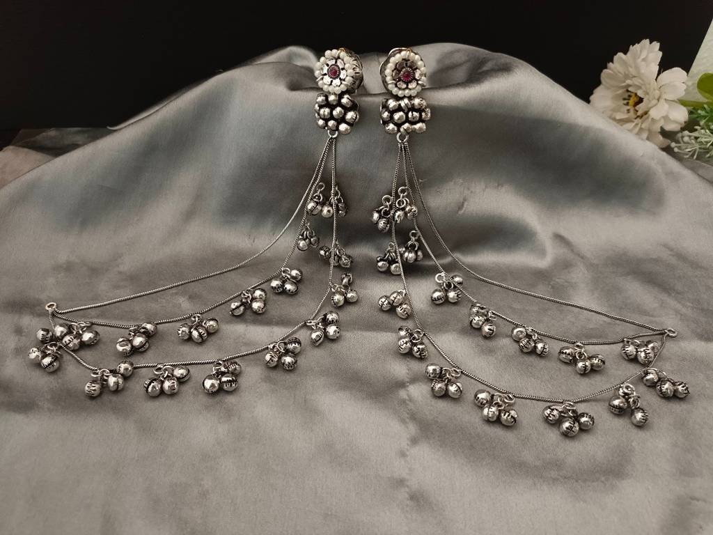 Traditional Ear Chains (Kaan Chain) With Pearl Studs And Ghungroo Dangles : VS105271