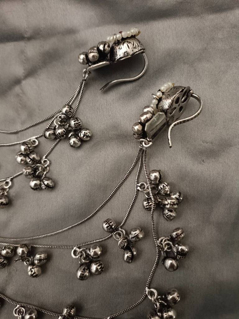 Traditional Ear Chains (Kaan Chain) With Pearl Studs And Ghungroo Dangles : VS105271