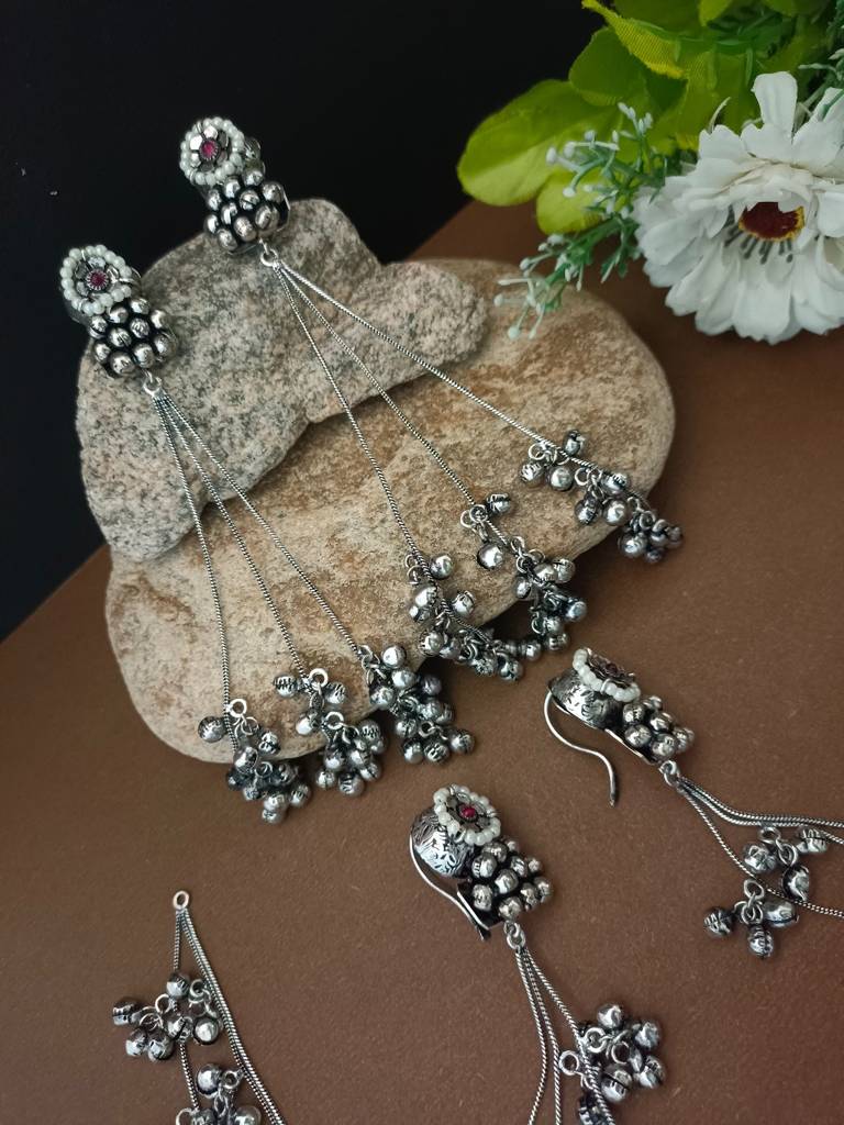 Set Of 2 Pachi Kundan & Ghungaroo Studded Kashmiri Drop Earrings : VS105272