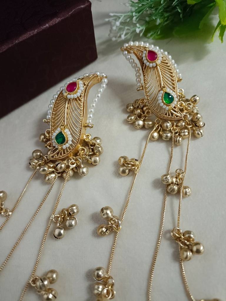 Brass-Plated Kundan Studded & Artificial Beaded Leaf Shaped Kashmiri Drop Earrings : VS105332