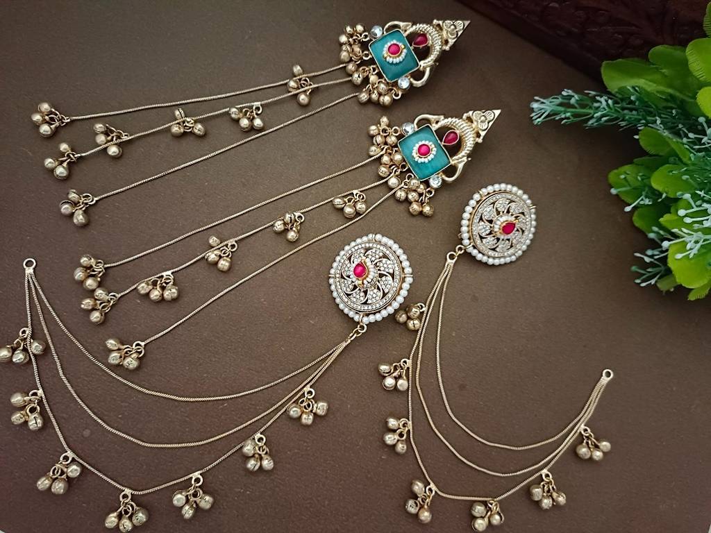Brass-Plated Kundan Studded & Ghungroo Beaded Kashmiri Drop Earrings With Earchains : VS105335