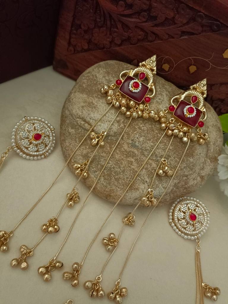 Brass-Plated Kundan Studded & Ghungroo Beaded Kashmiri Drop Earrings With Earchains : VS105341
